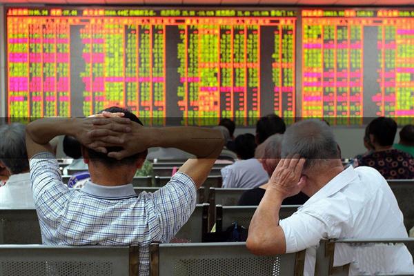 线上最大的配资平台 小个子显高、微胖显瘦、通勤有品：李小冉这5个穿搭公式，普通人直接抄作业